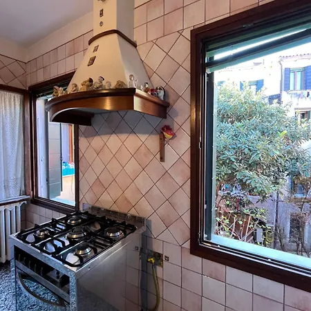 Paradiso Veneziano - 2 Bedrooms Flat With Private Terrace * Venice