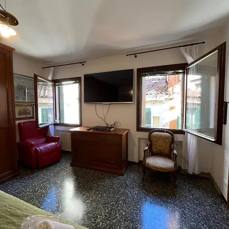 Paradiso Veneziano - 2 Bedrooms Flat With Private Terrace * Venice